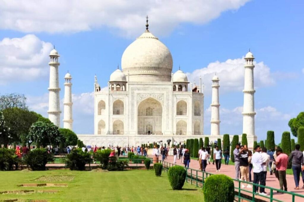 Taj Mahal Guide: Insider Tips, Ticket Tricks, and Where to Stay in Agra